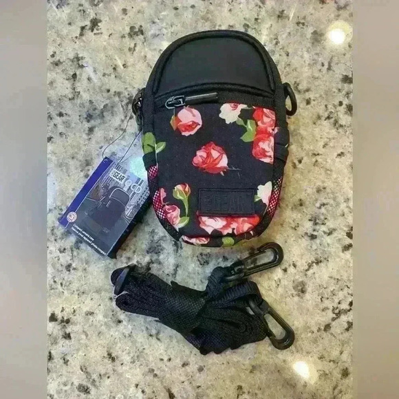 Handbags - USA Gear QCD Compact Camera Case NWT